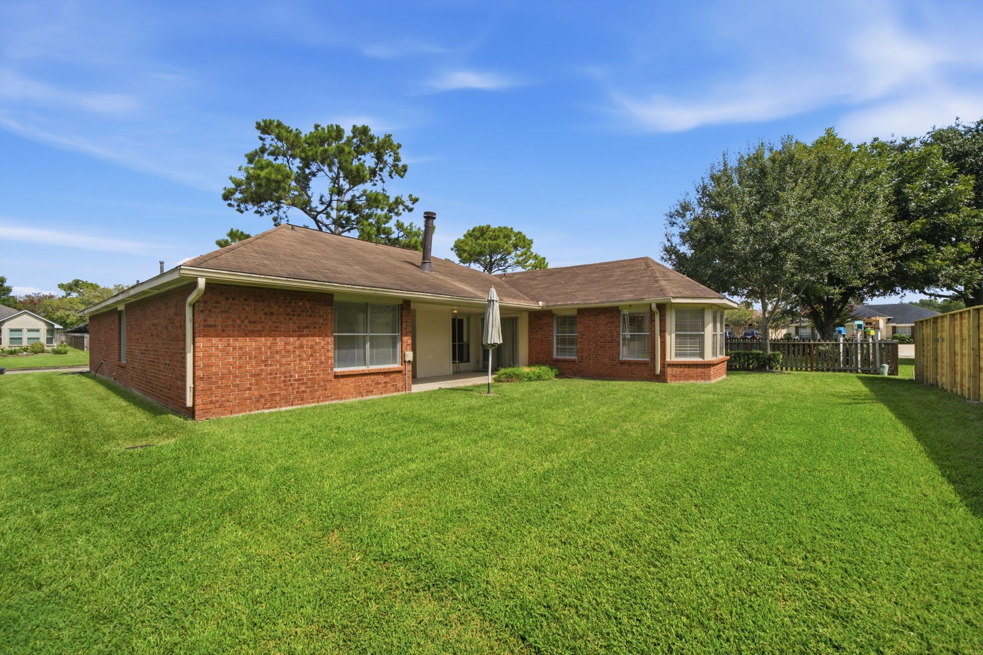 707 Laurel Grove Lane, Pearland, TX 77584 Backyard view.