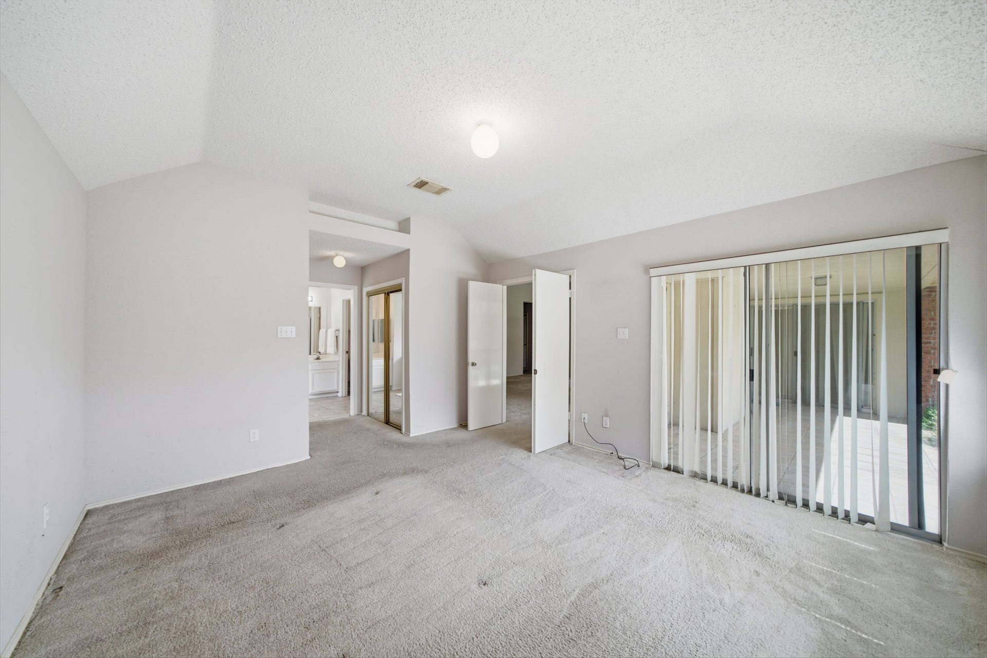 707 Laurel Grove Lane, Pearland, TX 77584 Primary bedroom.