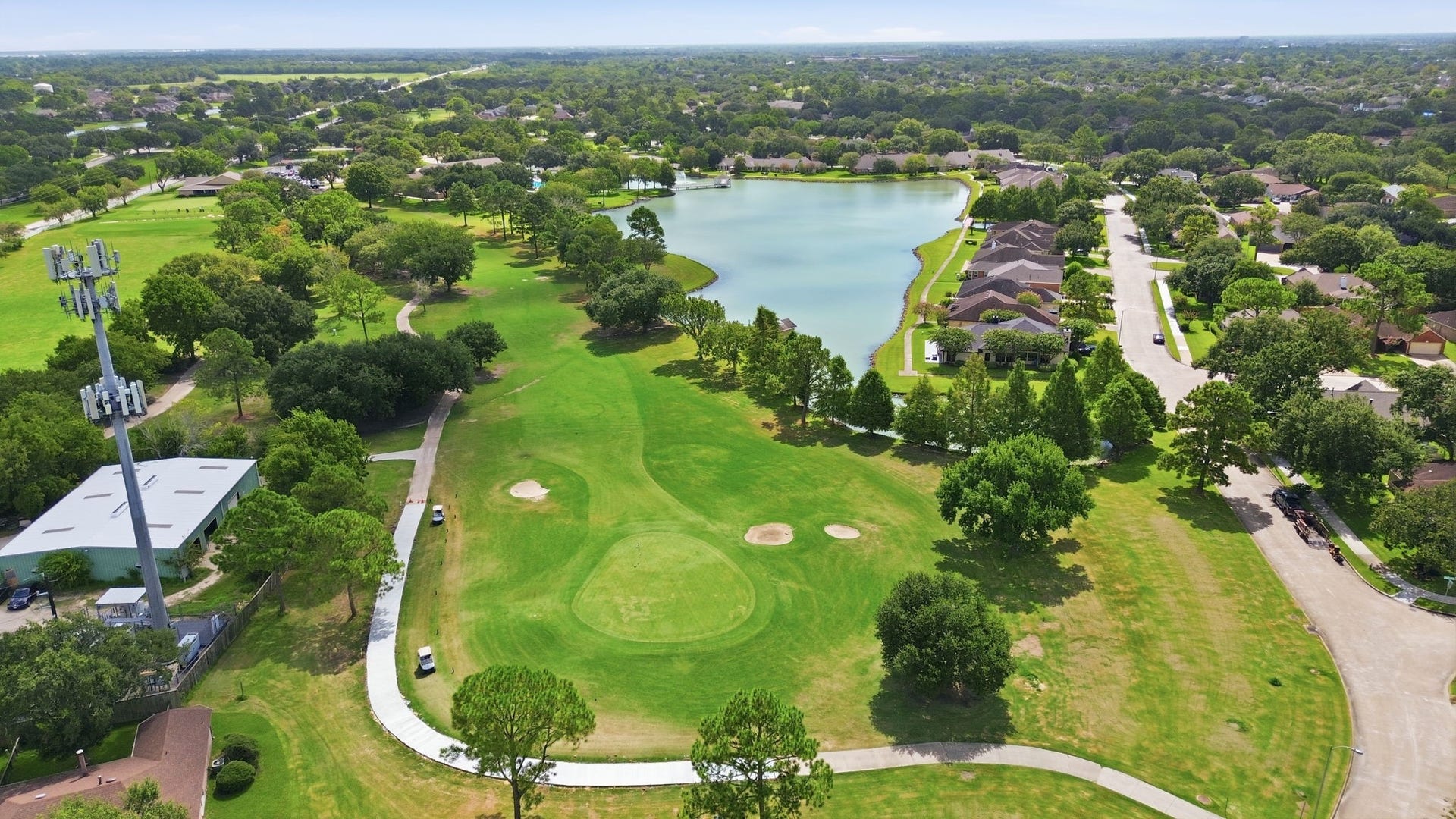 707 Laurel Grove Lane, Pearland, TX 77584 Subdivision amenities, pool, clubhouse, golf, tennis and more!
