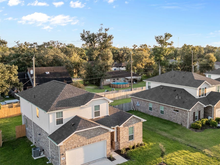 Property photo for 411 Magnolia Street, Richwood, TX