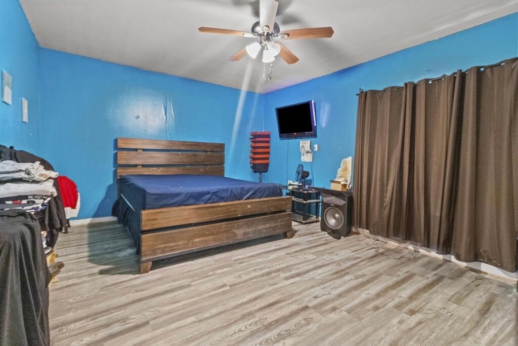 2320 Avenue O 1/2, Galveston, TX 77550 2320 Avenue O 1/2, Galveston, TX 77550
