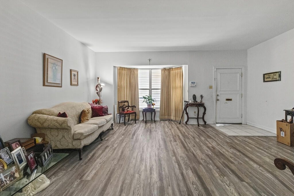 2320 Avenue O 1/2, Galveston, TX 77550 2320 Avenue O 1/2, Galveston, TX 77550