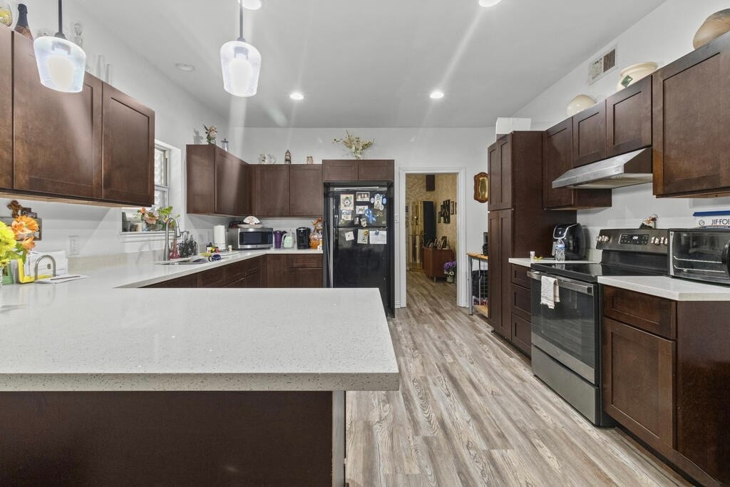 2320 Avenue O 1/2, Galveston, TX 77550 2320 Avenue O 1/2, Galveston, TX 77550