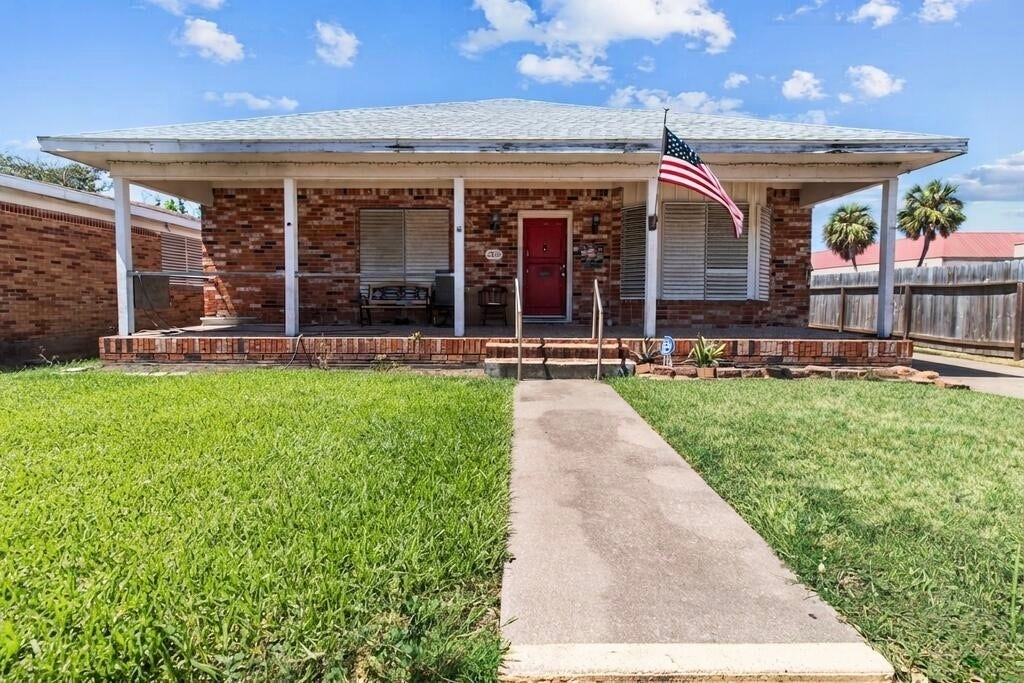 2320 Avenue O 1/2, Galveston, TX 77550 2320 Avenue O 1/2, Galveston, TX 77550