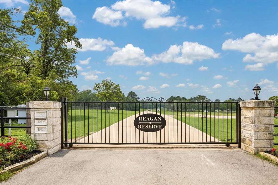 Property photo for 11051 Superior Lane, Magnolia, TX