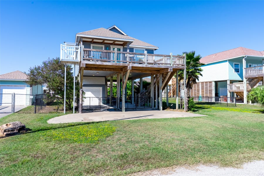 Property photo for 1985 Matt Drive, Crystal Beach, TX