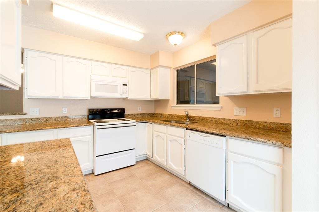 2527 Colonial Ridge Drive, Friendswood, TX 77546 2527 Colonial Ridge Drive, Friendswood, TX 77546