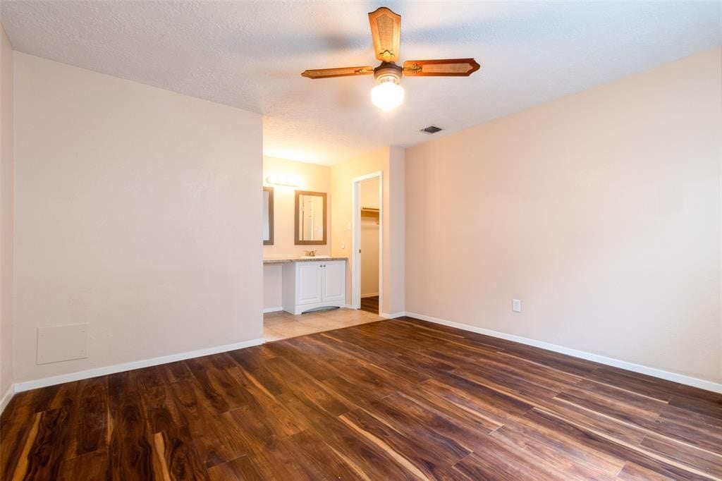 2527 Colonial Ridge Drive, Friendswood, TX 77546 2527 Colonial Ridge Drive, Friendswood, TX 77546