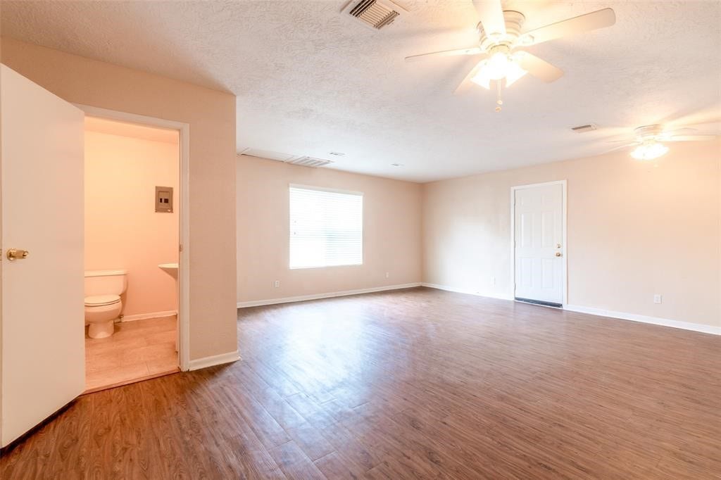 2527 Colonial Ridge Drive, Friendswood, TX 77546 2527 Colonial Ridge Drive, Friendswood, TX 77546