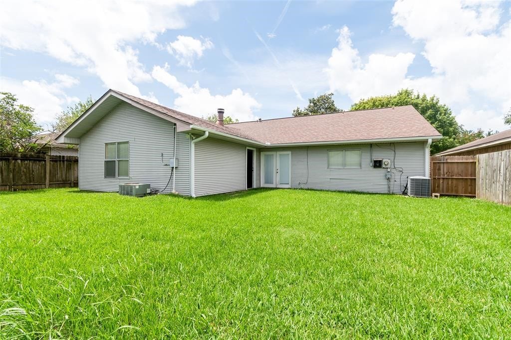 2527 Colonial Ridge Drive, Friendswood, TX 77546 2527 Colonial Ridge Drive, Friendswood, TX 77546