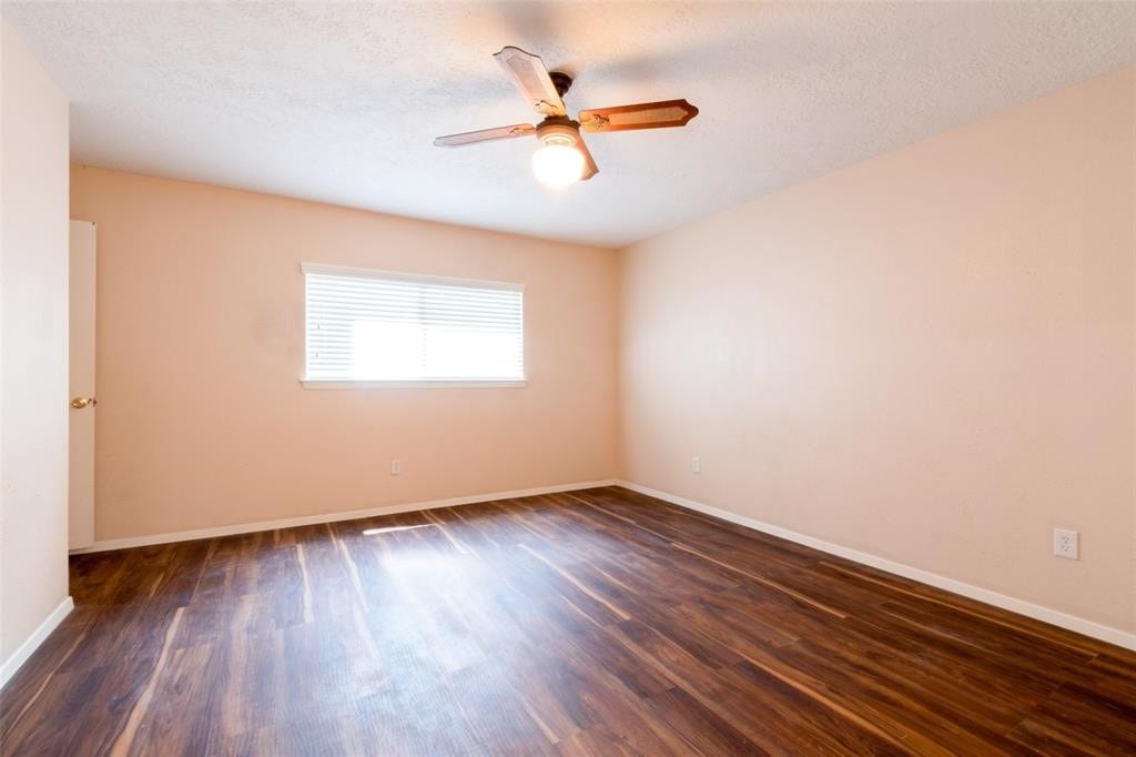 2527 Colonial Ridge Drive, Friendswood, TX 77546 2527 Colonial Ridge Drive, Friendswood, TX 77546