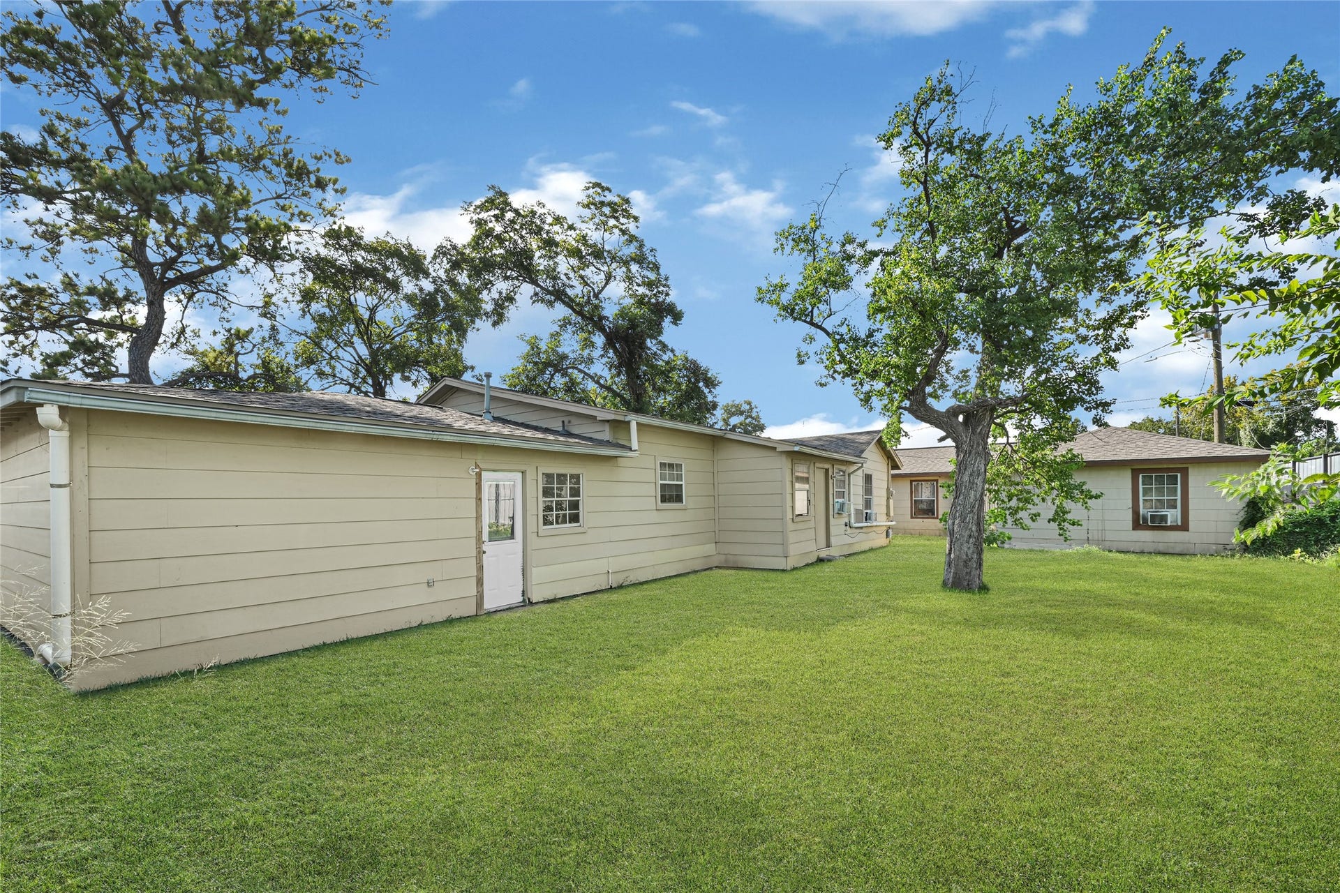 7401 Helmers Street, Houston, TX 77022 7401 Helmers Street, Houston, TX 77022
