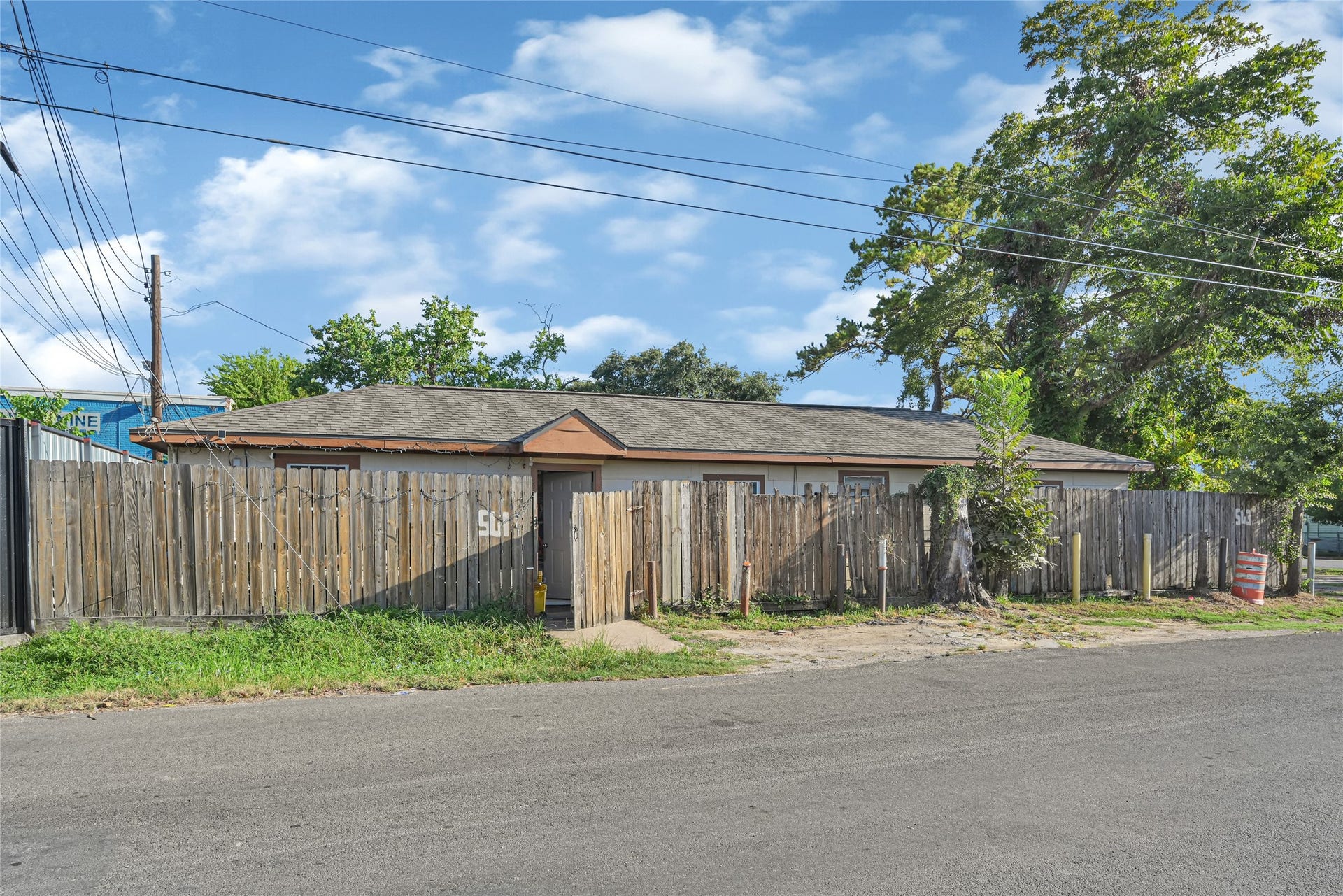 7401 Helmers Street, Houston, TX 77022 7401 Helmers Street, Houston, TX 77022