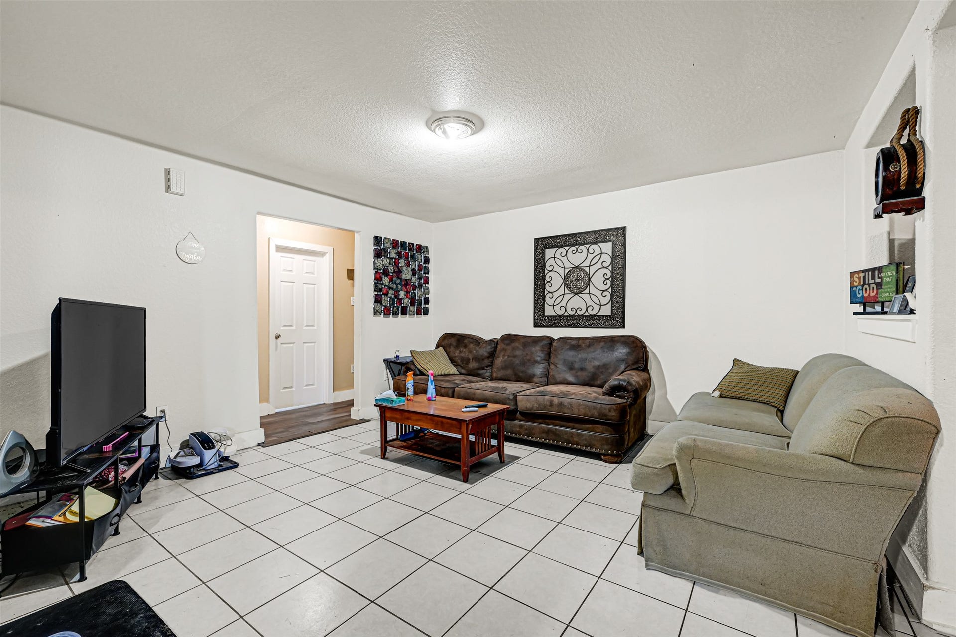 7401 Helmers Street, Houston, TX 77022 7401 Helmers Street, Houston, TX 77022