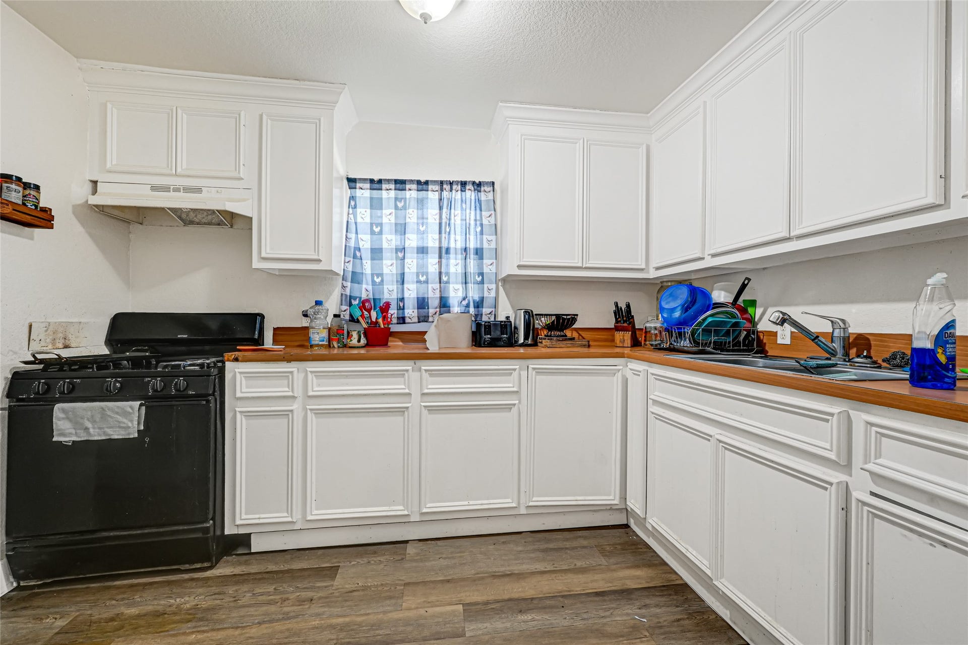 7401 Helmers Street, Houston, TX 77022 7401 Helmers Street, Houston, TX 77022