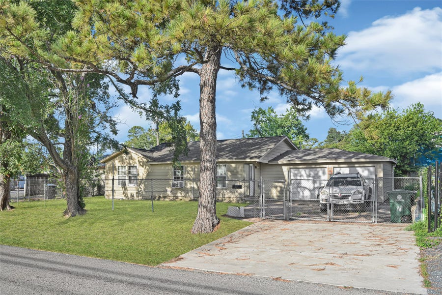 Property photo for 7401 Helmers Street, Houston, TX