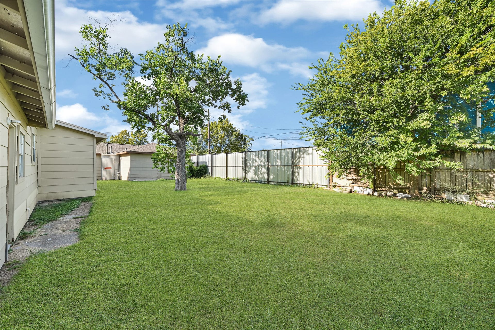 7401 Helmers Street, Houston, TX 77022 7401 Helmers Street, Houston, TX 77022