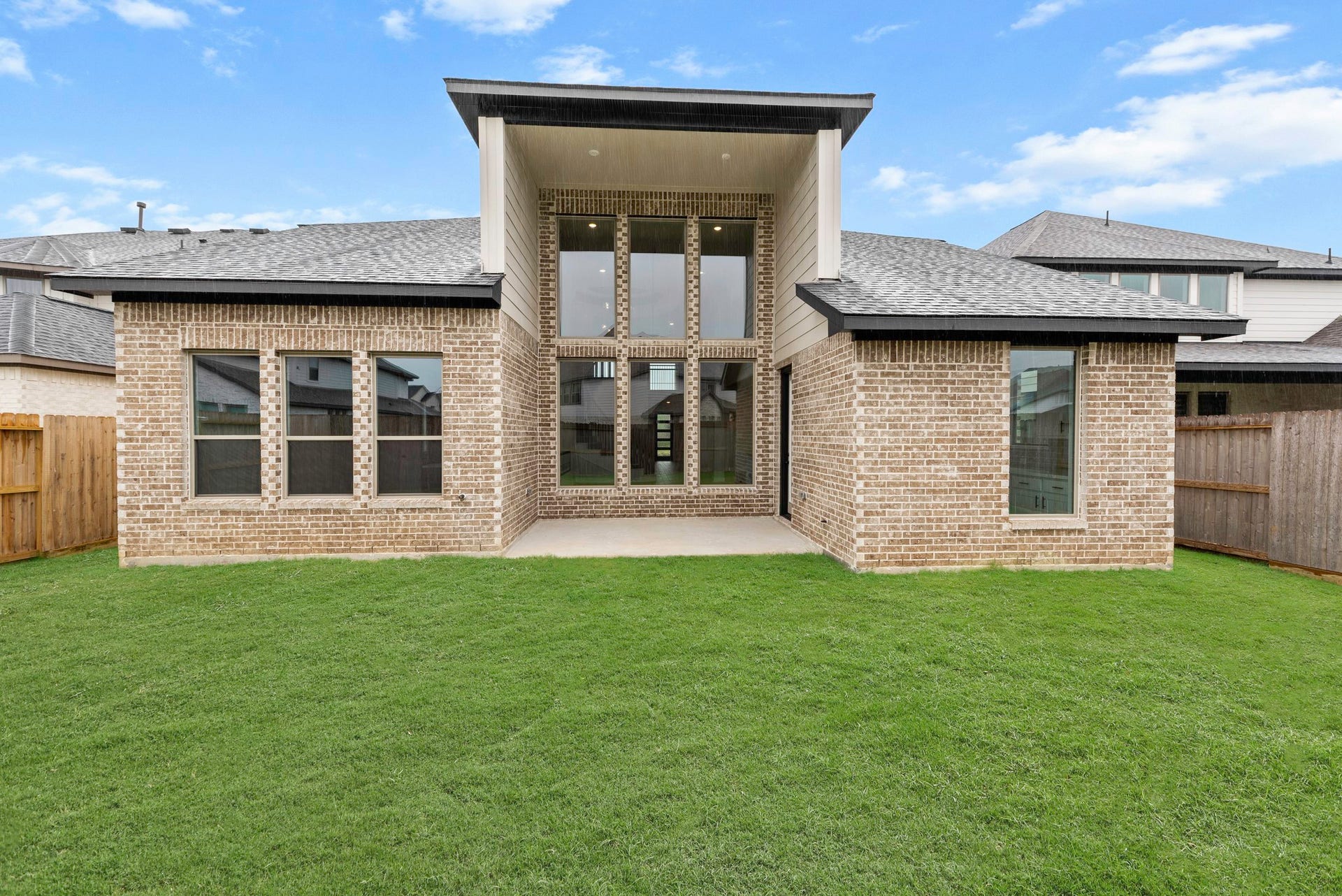 404 Heritage Moon Court, Katy, TX 77493 Representative image. Features, selections and colors may vary.