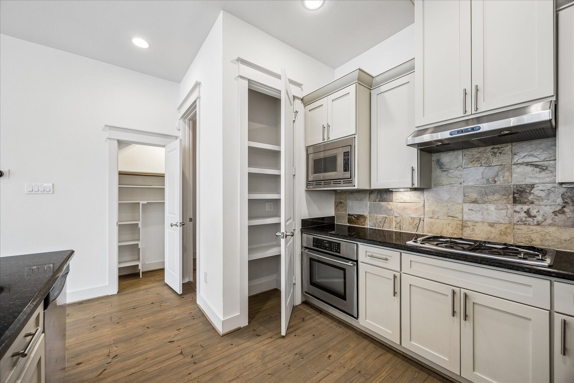 2121 Cohn Street, Houston, TX 77007