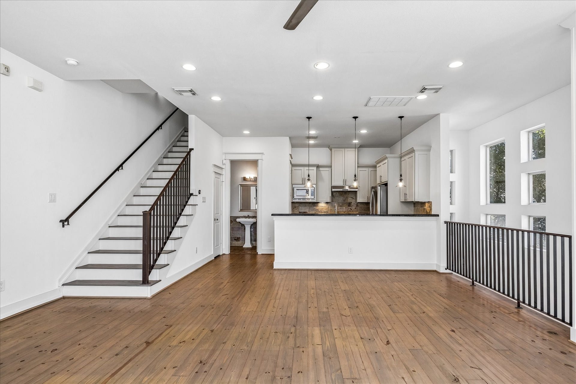 2121 Cohn Street, Houston, TX 77007