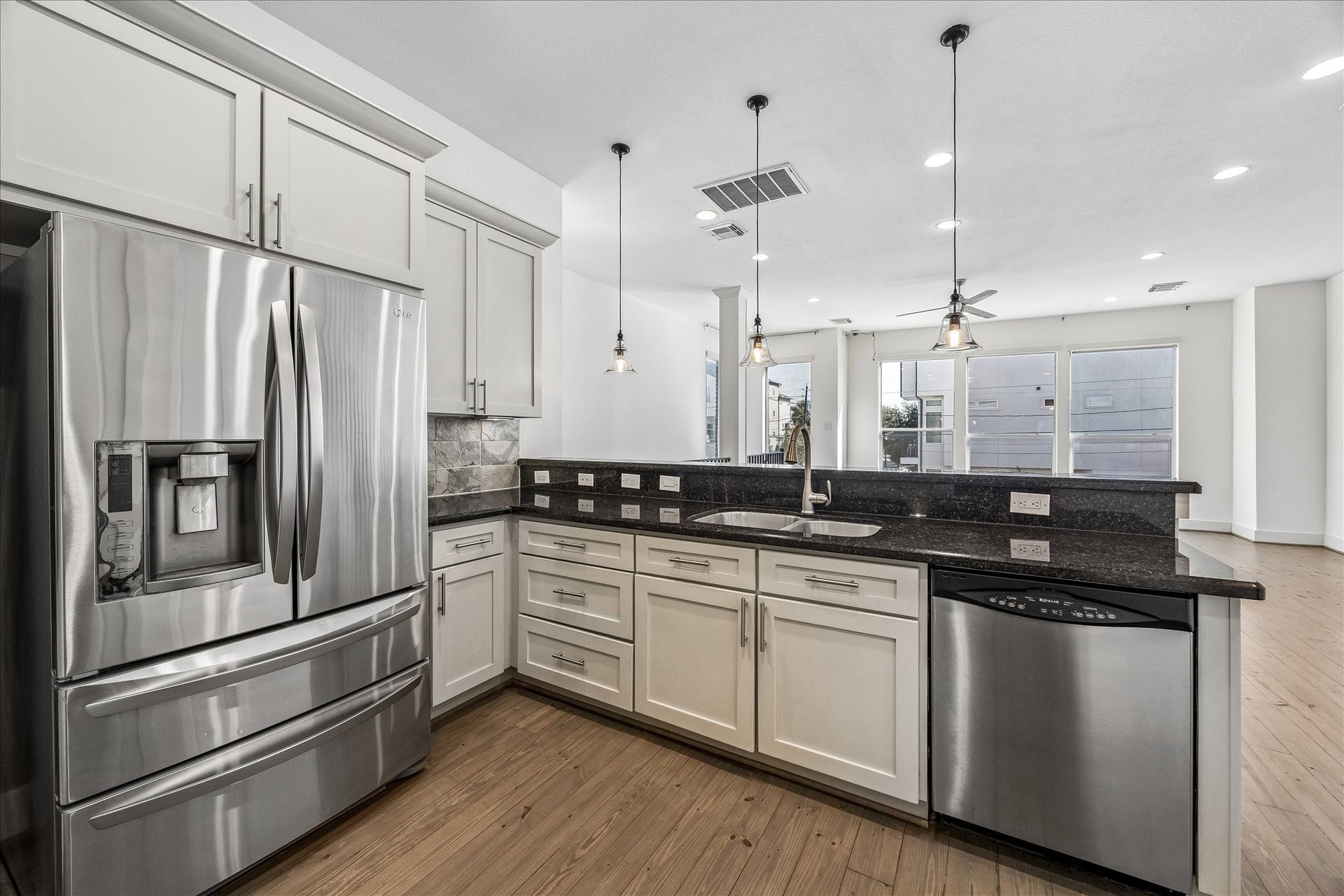 2121 Cohn Street, Houston, TX 77007