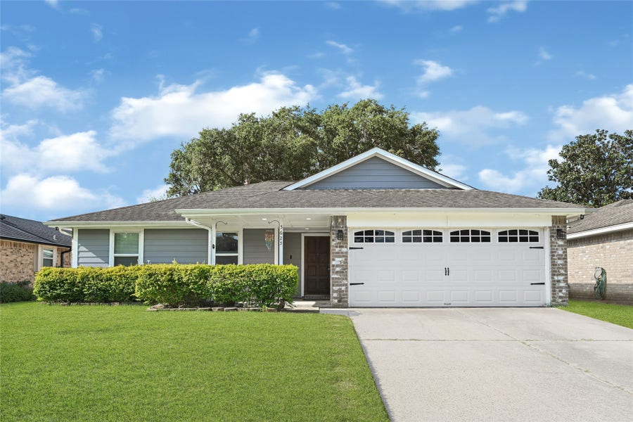 Property photo for 5625 Sugar Creek Drive, La Porte, TX