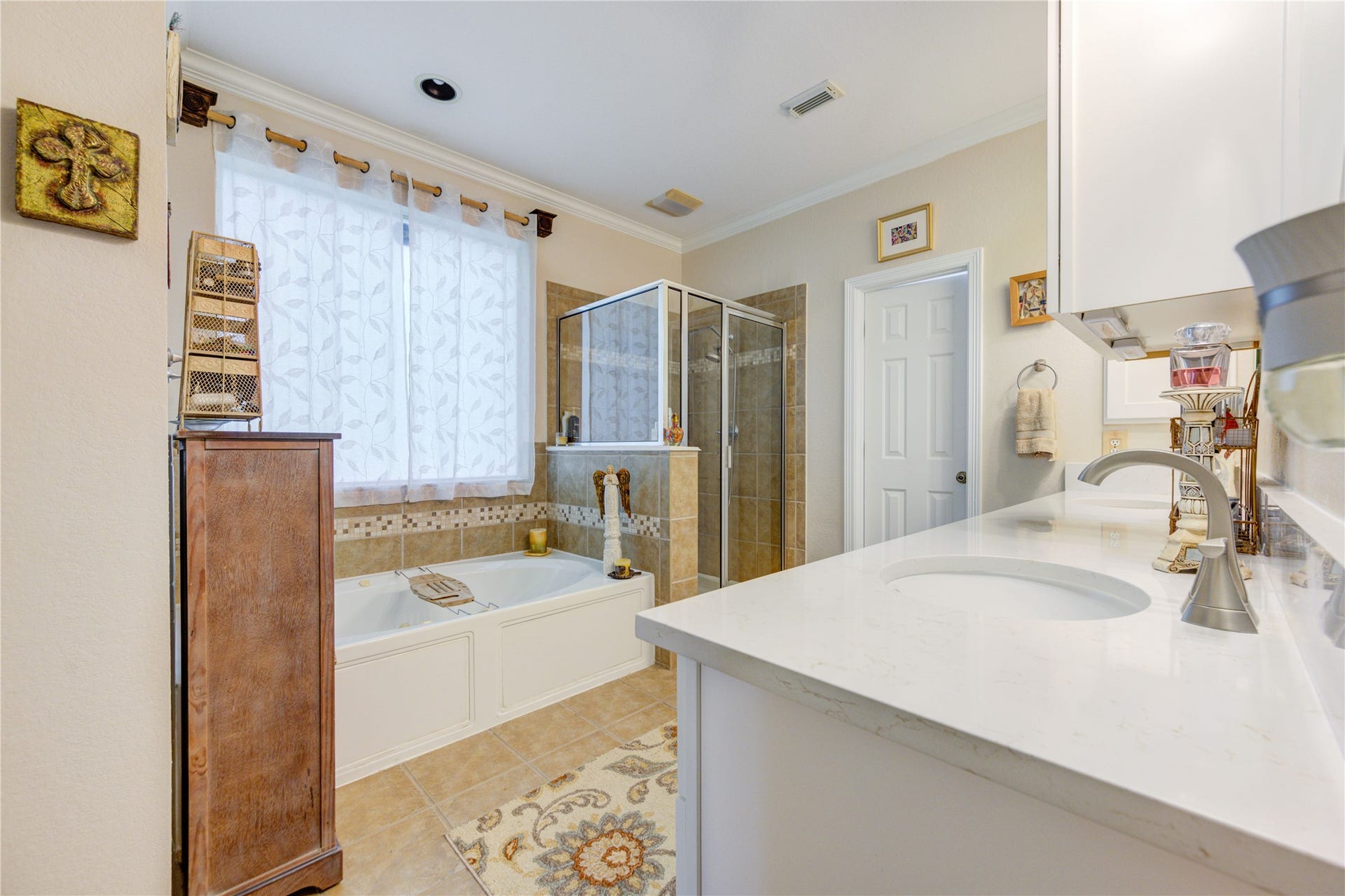 1711 Calico Canyon Lane, Pearland, TX 77581 Master Bathroom
