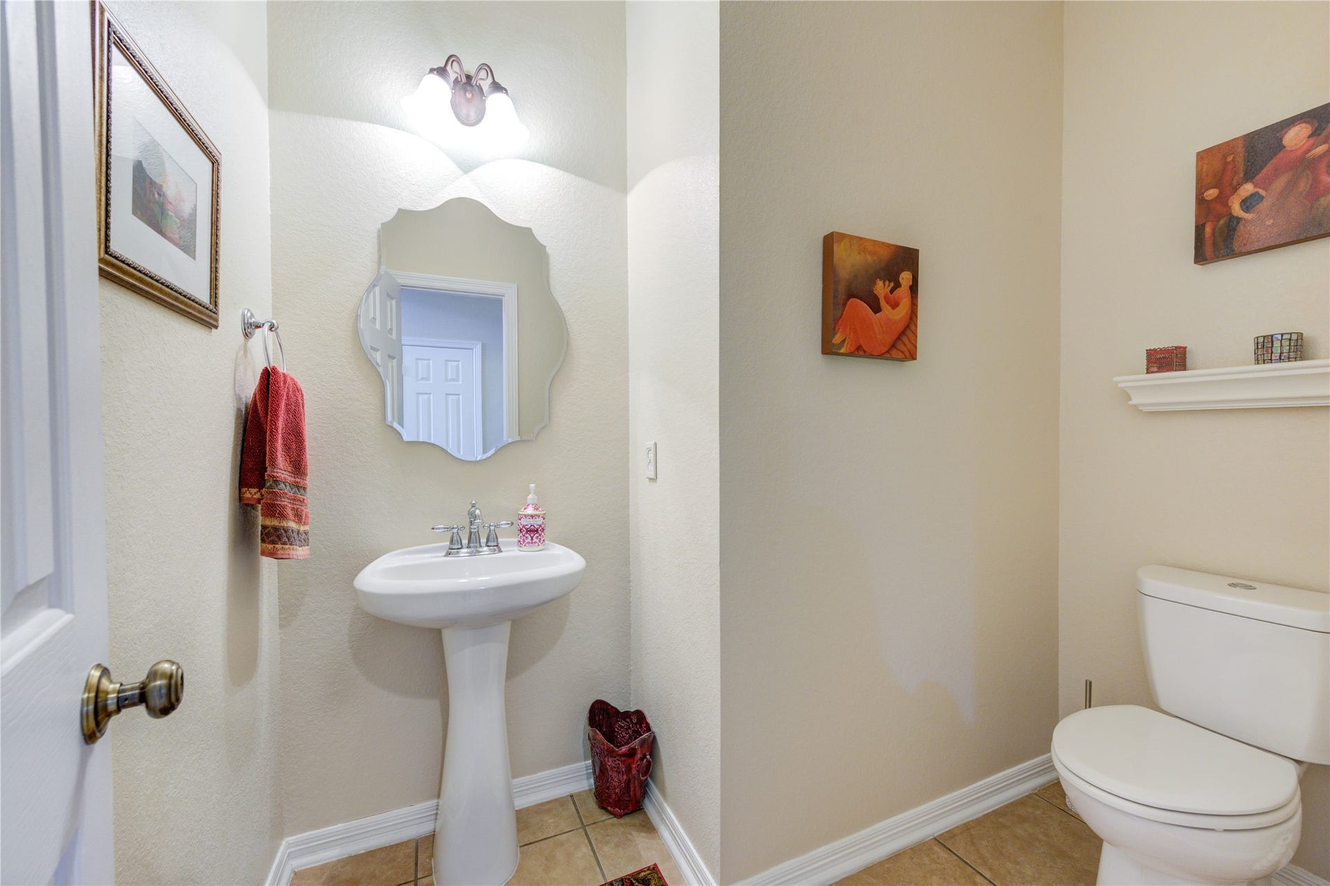 1711 Calico Canyon Lane, Pearland, TX 77581 Half Bathroom