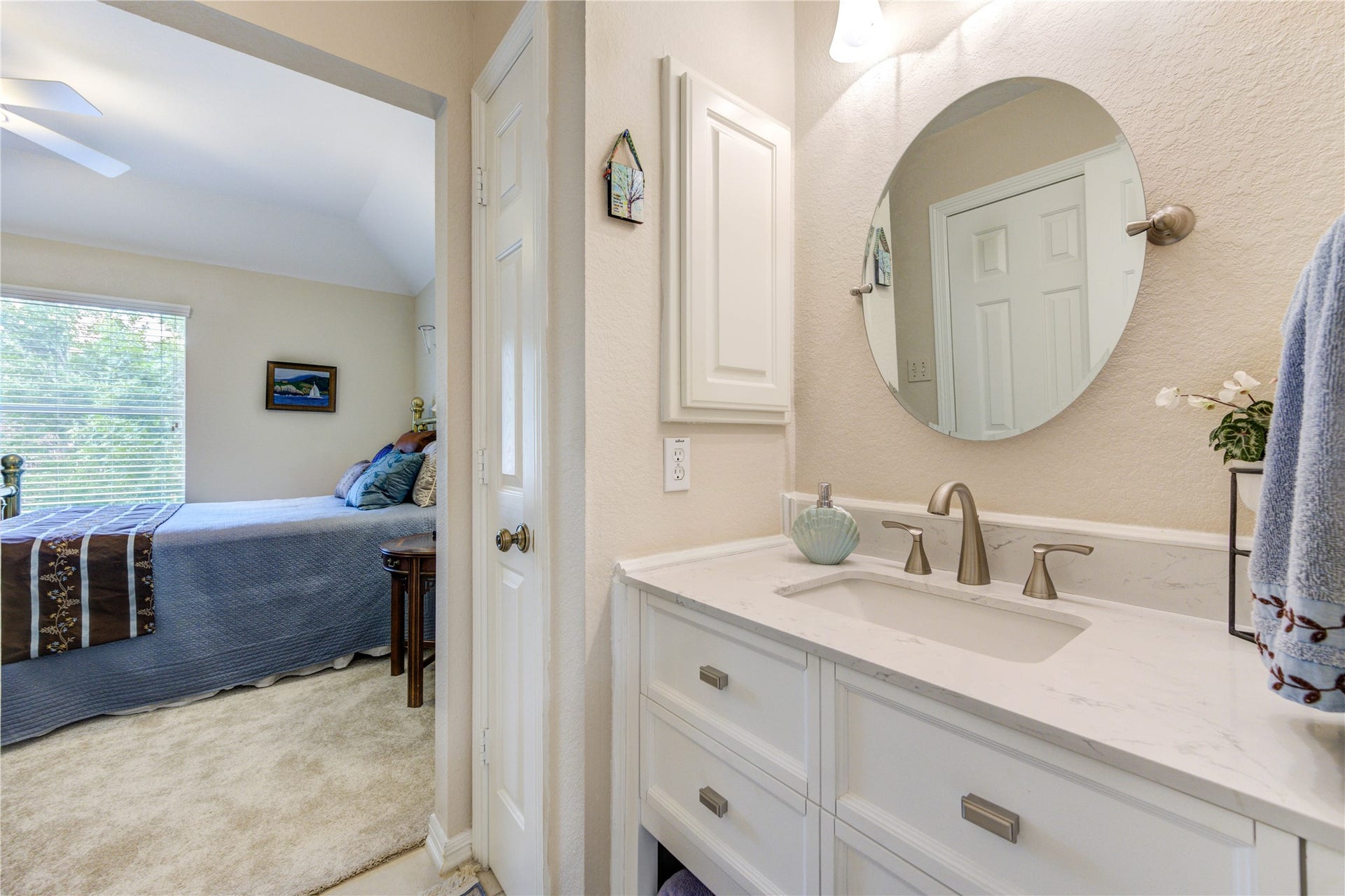 1711 Calico Canyon Lane, Pearland, TX 77581 3rd Bathroom