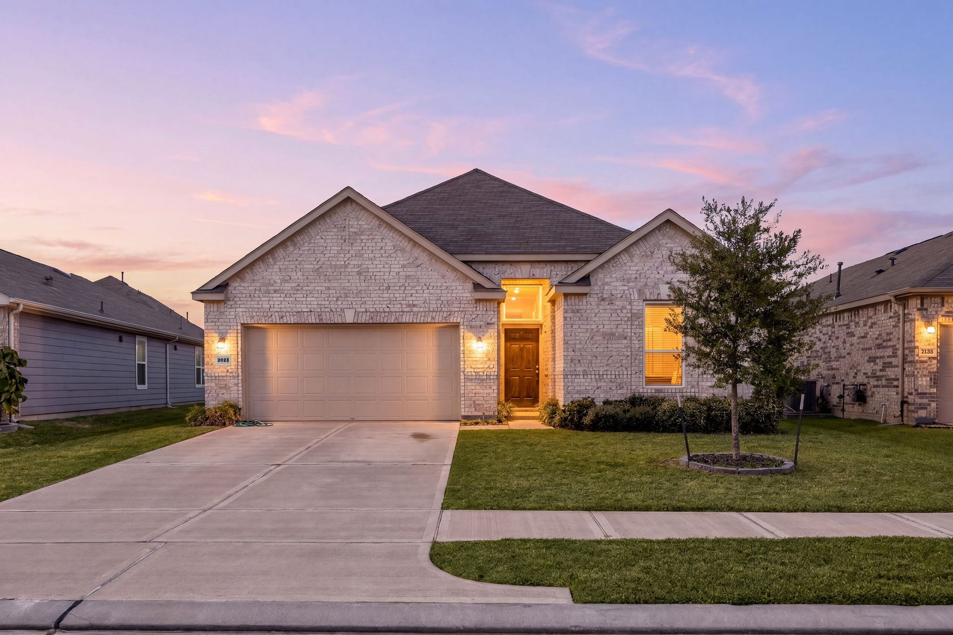 2023 Katalonia Lane, Fresno, TX 77459 Welcome home to 2023 Katalonia Lane located in the Olympia Falls subdivision and zoned to Fort Bend ISD.