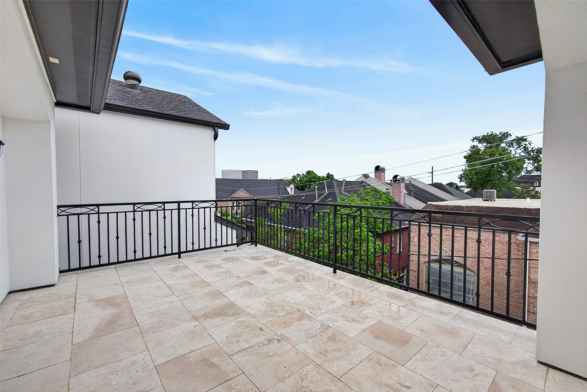Unobstructed view from this 3rd floor balcony!