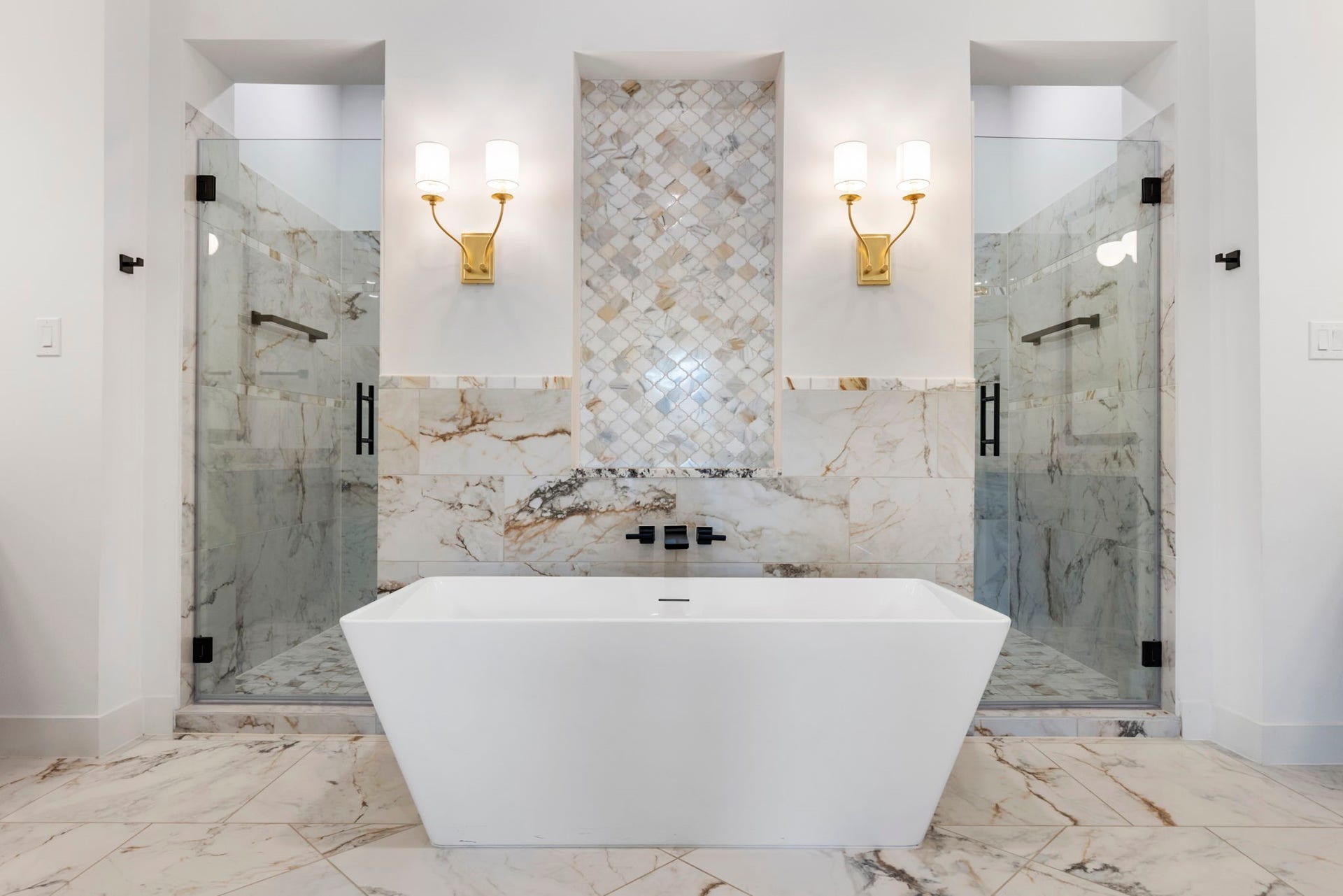 24739 Trull Brook Lane, Spring, TX 77389 Primary bathroom with soaking tub.