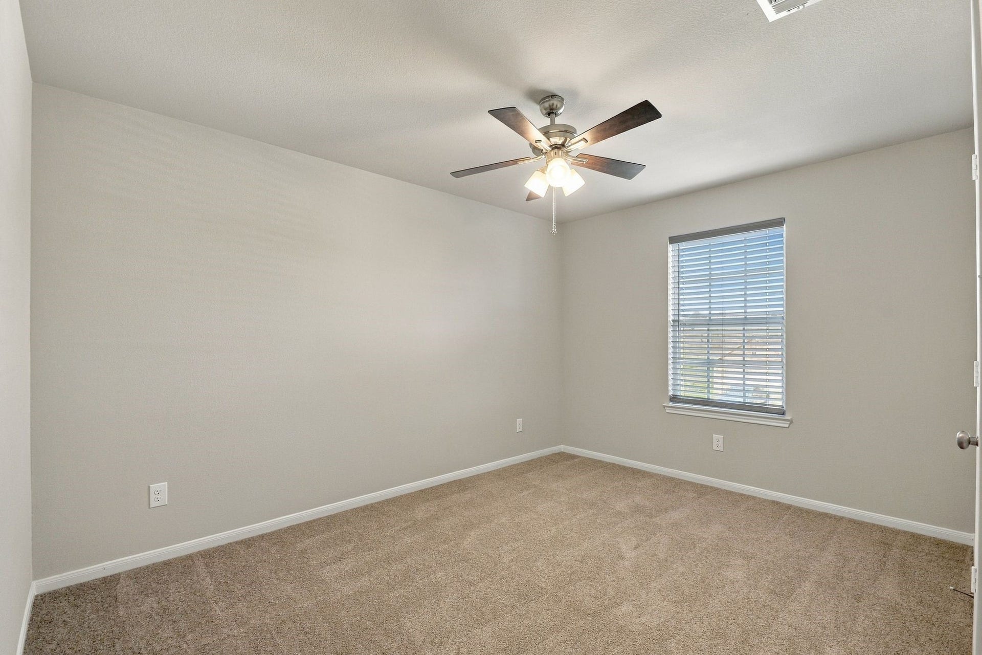 10423 Rochester Hills Lane, Tomball, TX 77375 Secondary bedroom #2