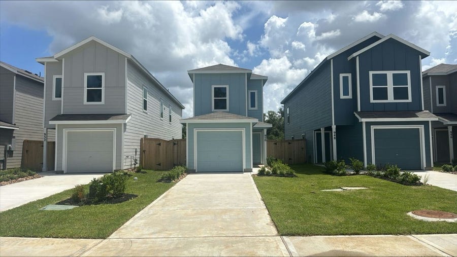 Property photo for 950 Pertuso Lane, Huffman, TX