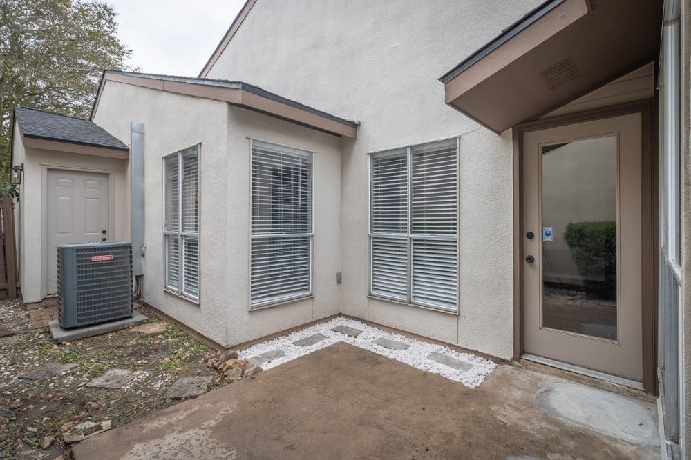 12320 Crest Lake Drive, Houston, TX 77072