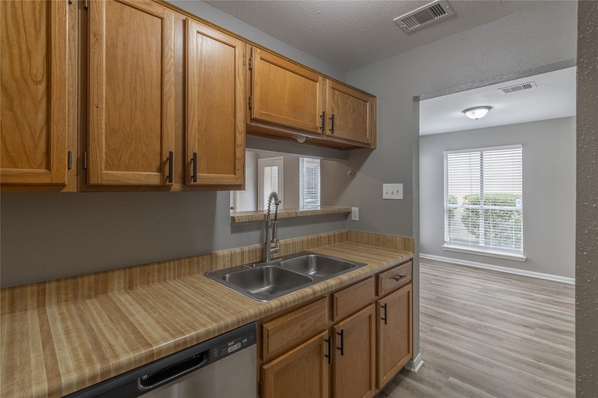 12320 Crest Lake Drive, Houston, TX 77072