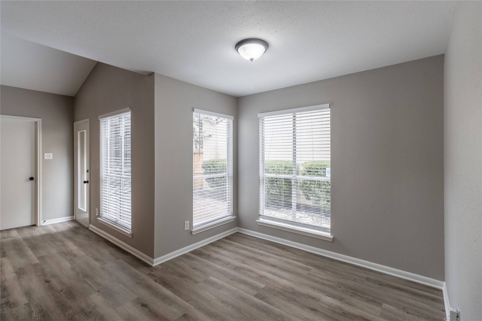 12320 Crest Lake Drive, Houston, TX 77072