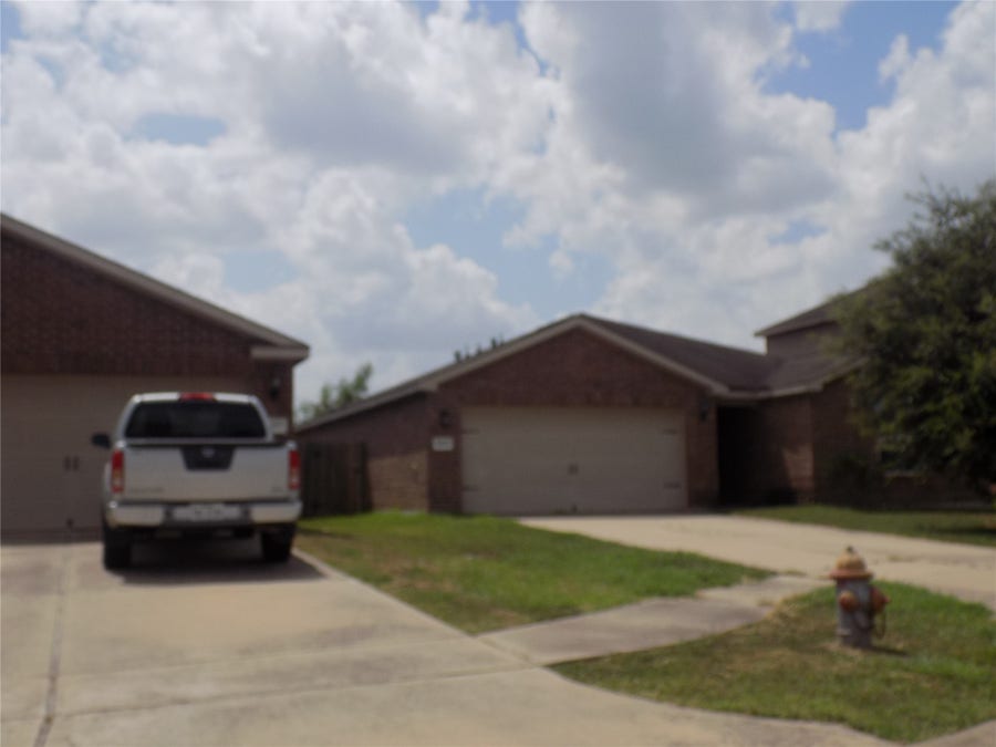 Property photo for 5106 Breezy Parke Lane, Rosenberg, TX