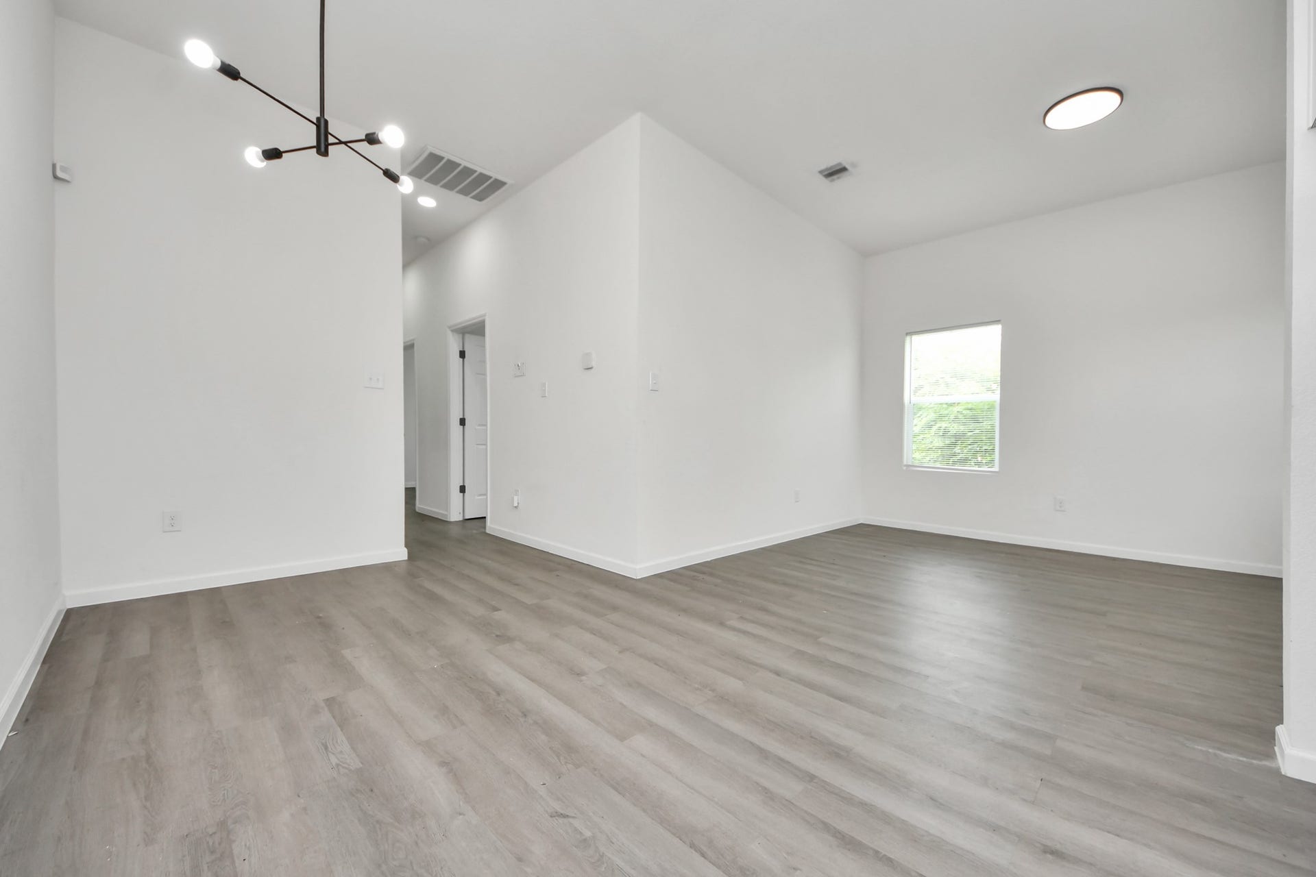 318 Tennessee Street, #AB, Houston, TX 77029