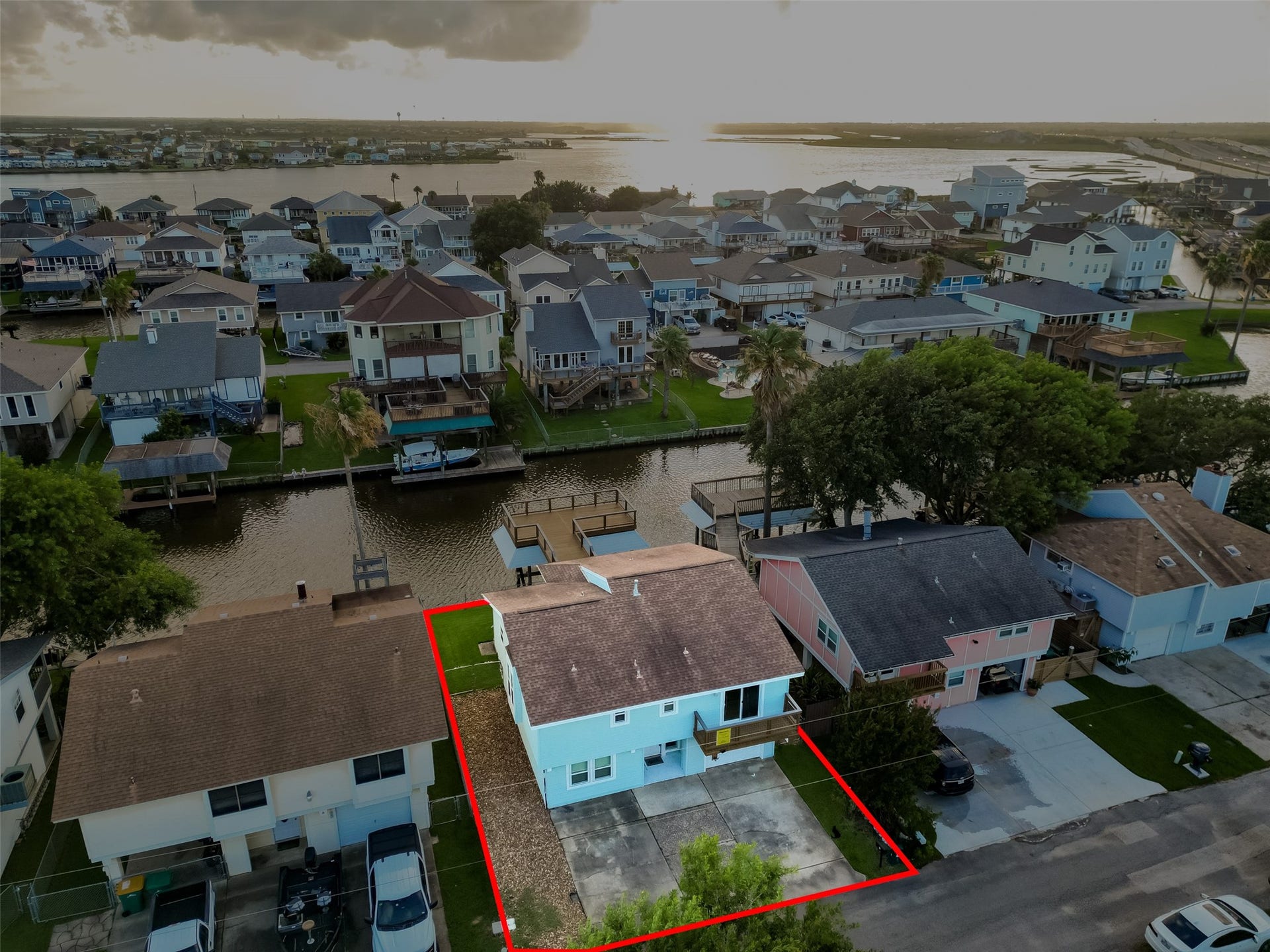4 N Sandpiper Street, La Marque, TX 77568 Welcome Home to 4. N. Sandpiper!