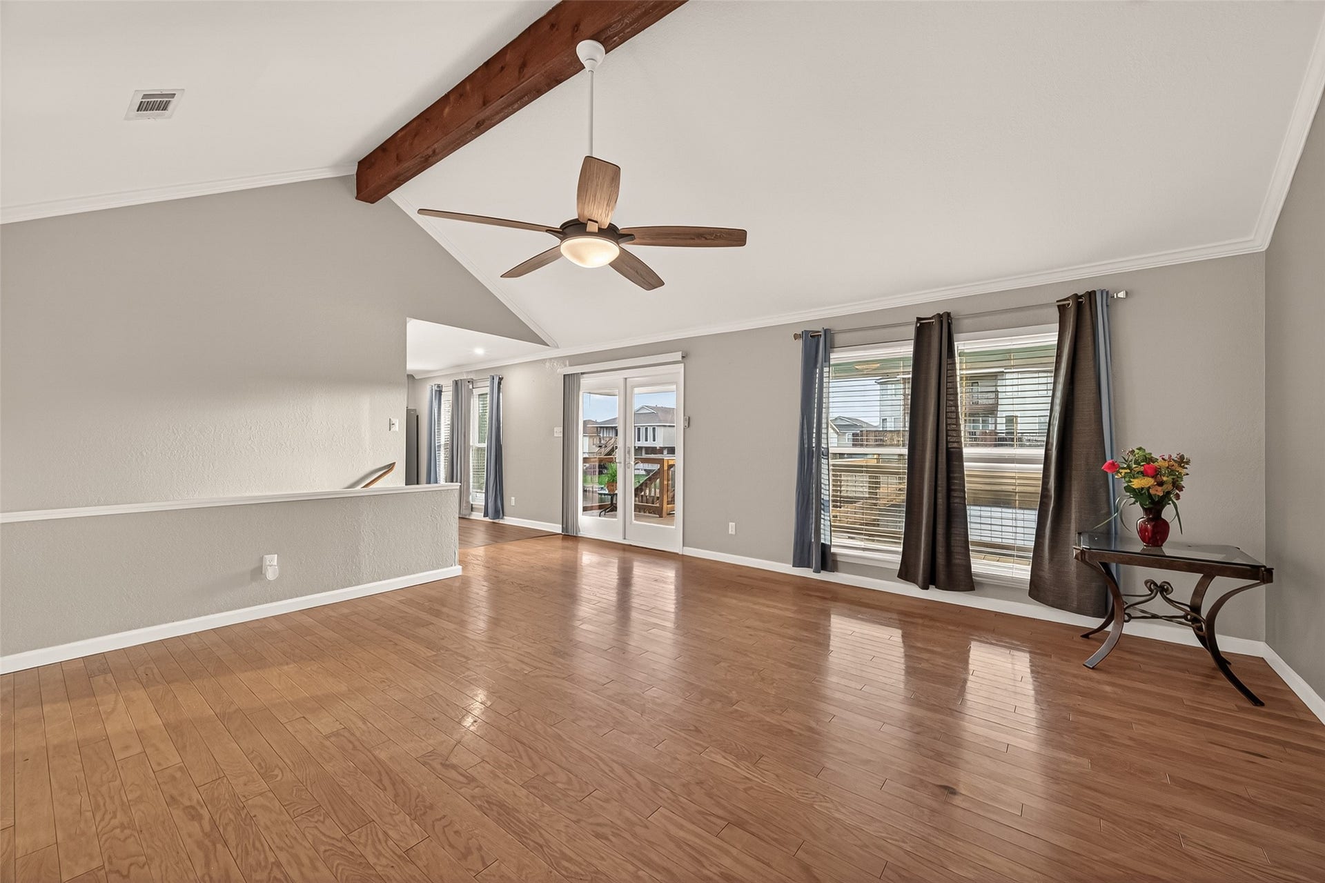 4 N Sandpiper Street, La Marque, TX 77568 Family room with a vaulted ceiling.