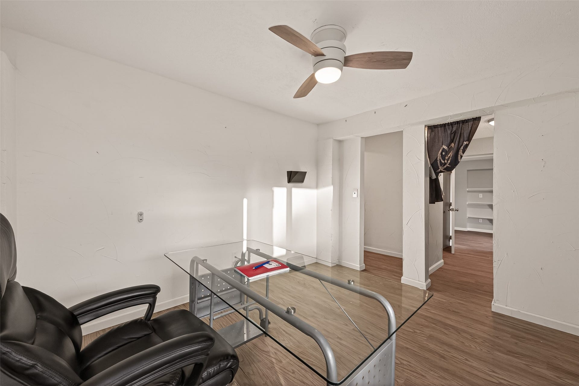 4 N Sandpiper Street, La Marque, TX 77568 Downstair's office, a great place to work from home.