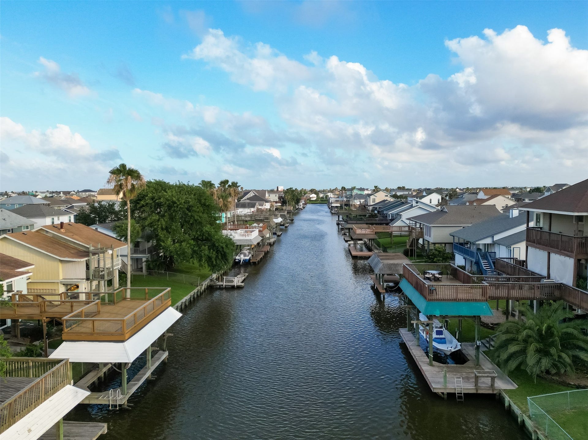 4 N Sandpiper Street, La Marque, TX 77568 Ready for a boat ride?