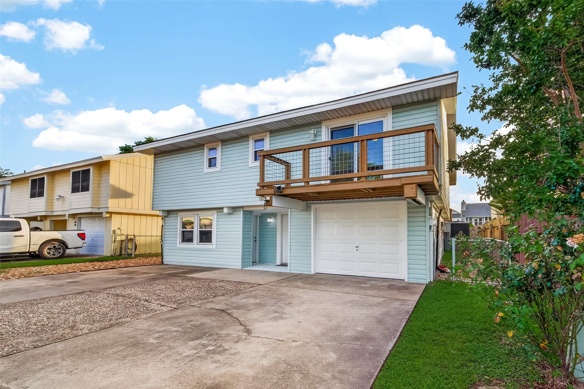 4 N Sandpiper Street, La Marque, TX 77568 Extra space for parking an RV or a Boat.