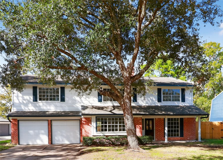 Property photo for 133 Cherry Tree Lane, Friendswood, TX