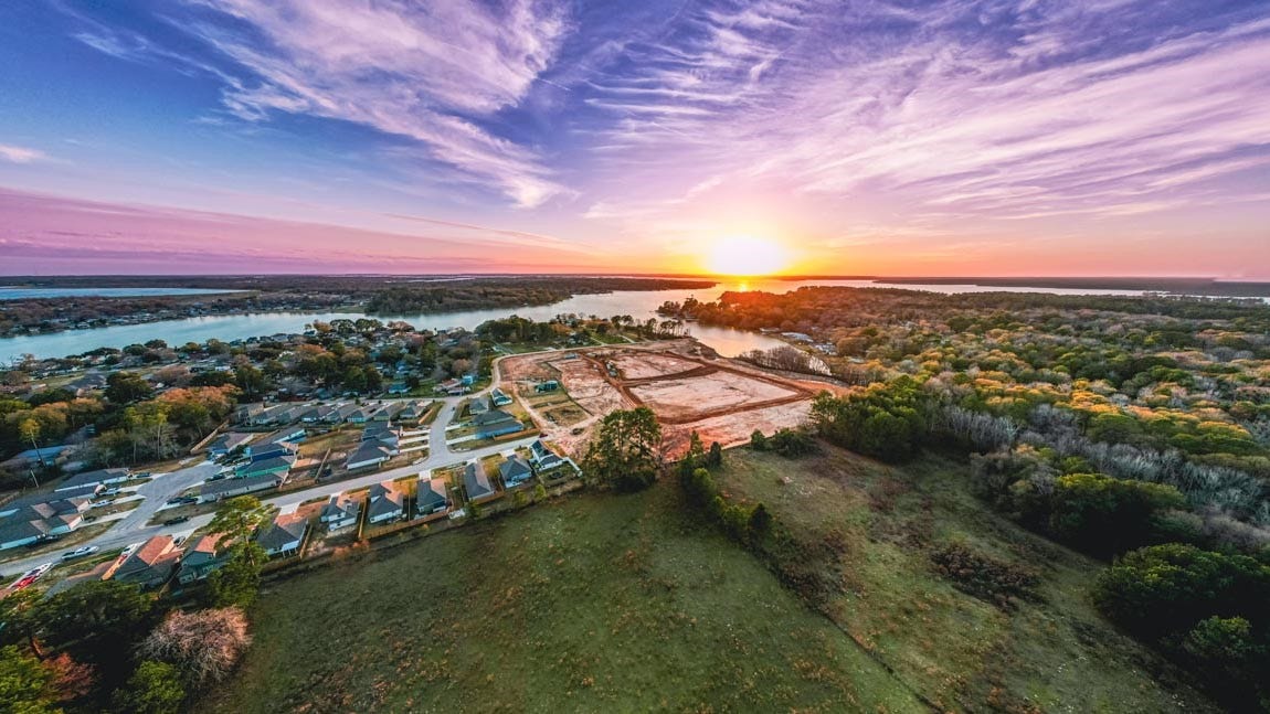 13050 Sorrento Bay Drive, Willis, TX 77318 13050 Sorrento Bay Drive, Willis, TX 77318