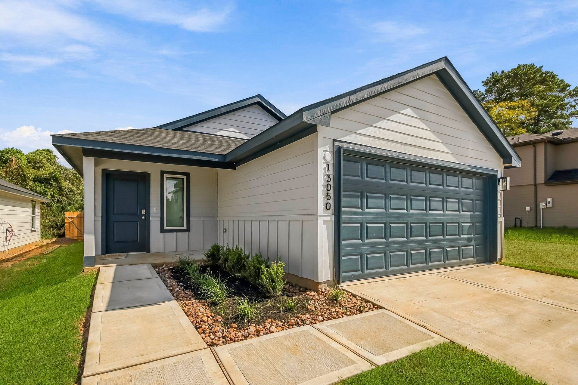 13050 Sorrento Bay Drive, Willis, TX 77318 13050 Sorrento Bay Drive, Willis, TX 77318