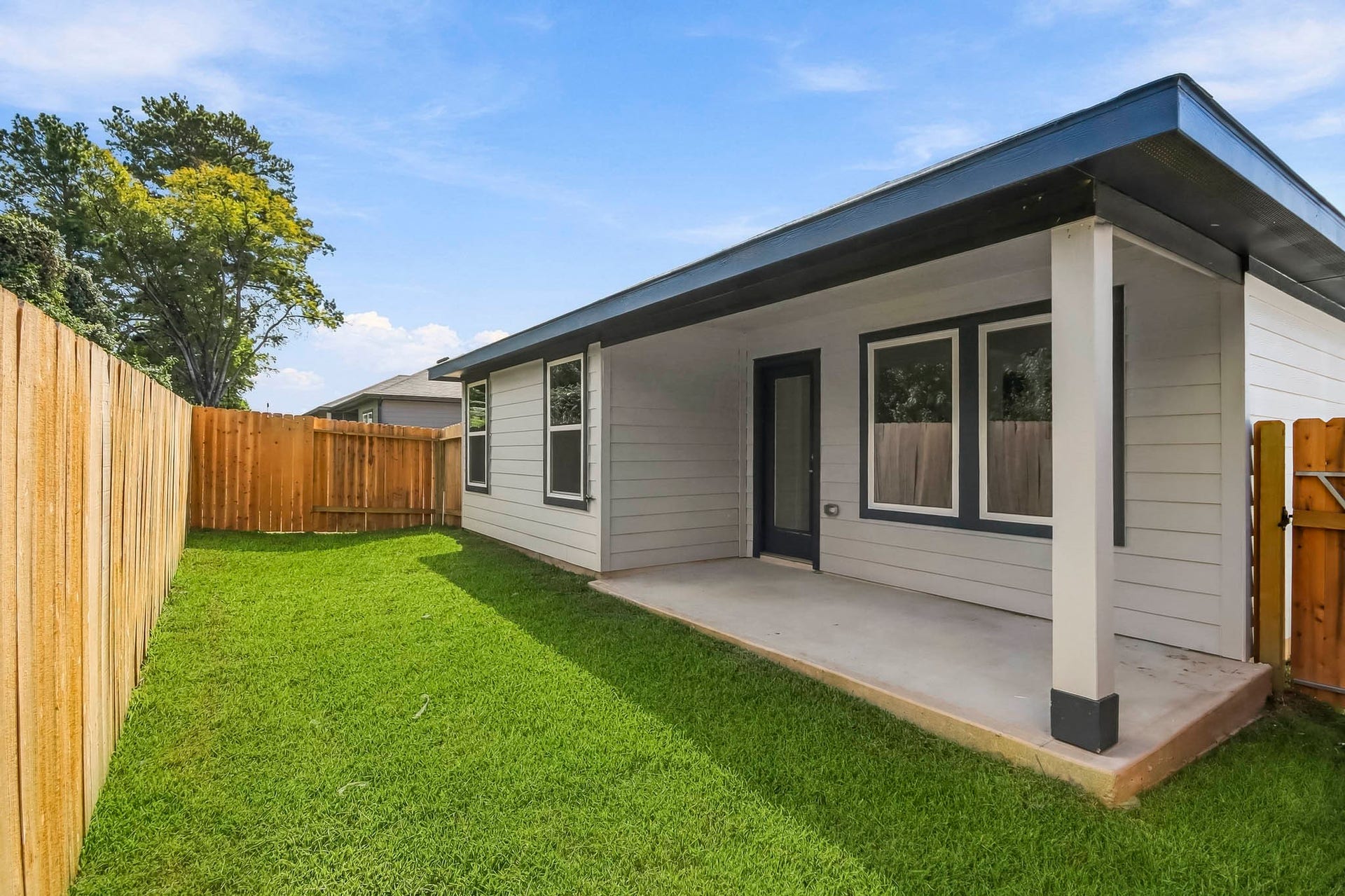 13050 Sorrento Bay Drive, Willis, TX 77318 13050 Sorrento Bay Drive, Willis, TX 77318
