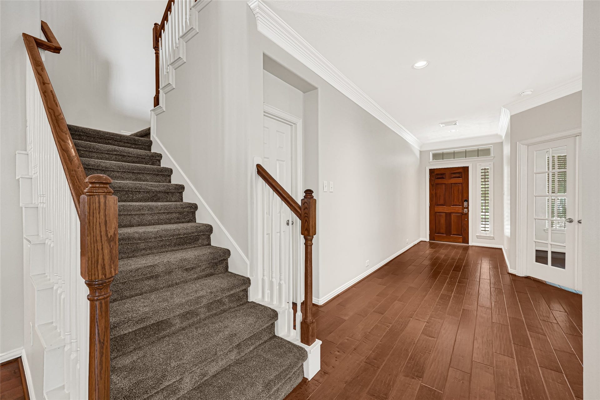 2910 Crescent Oaks Park Lane, Spring, TX 77386 Fresh interior paint throughout with crown molding adding elegant detail.