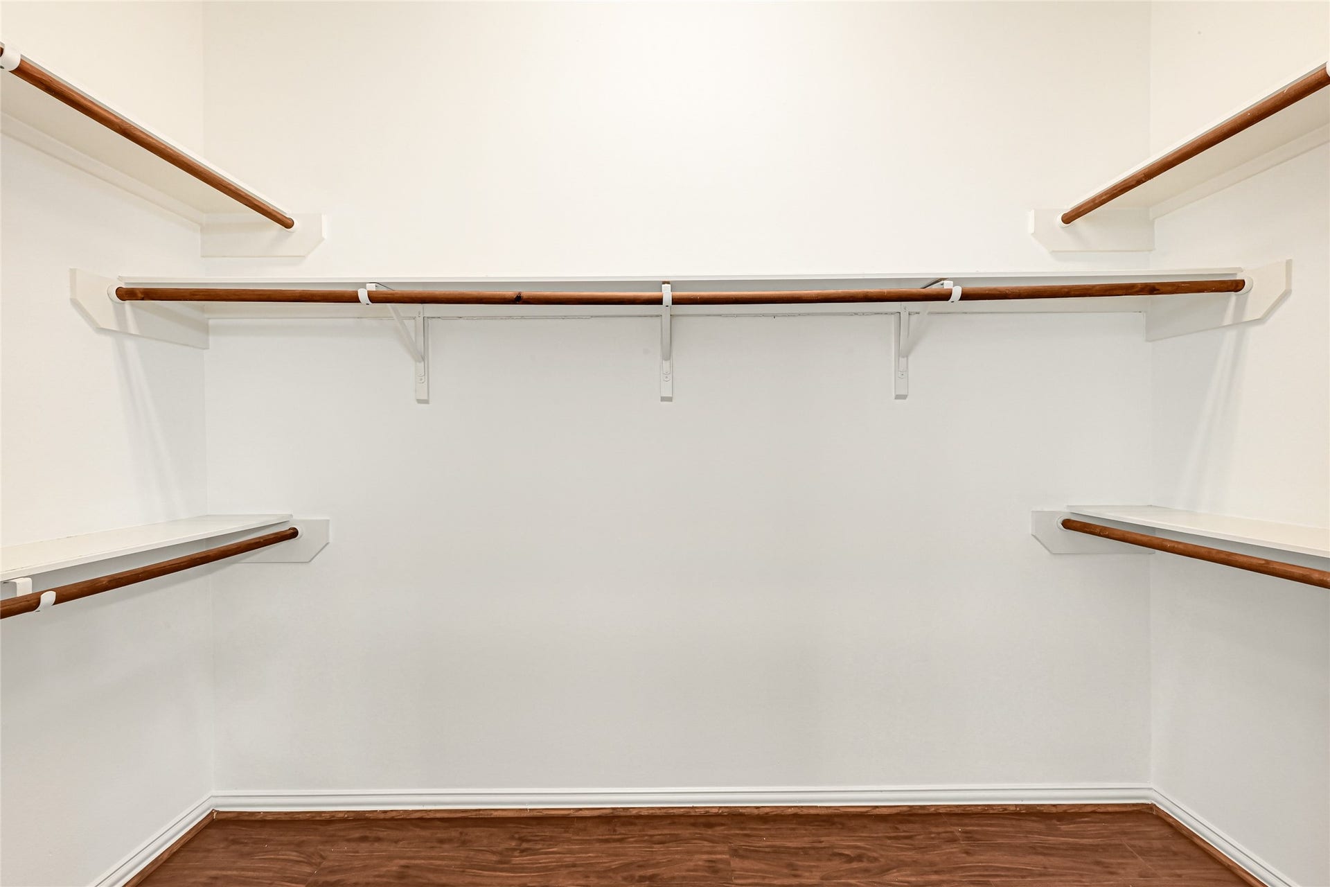 2910 Crescent Oaks Park Lane, Spring, TX 77386 Primary closet.
